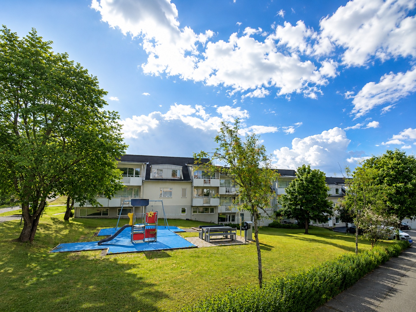 På Villavägen 2 finns en lekplats och grillplats där man kan samlas med sina grannar.